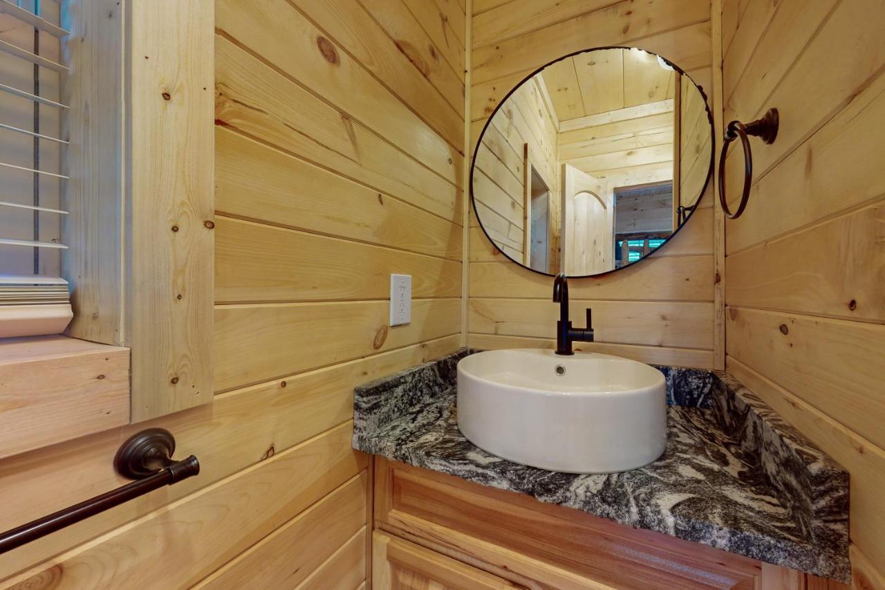 Вилла Whiskey Barrel Retreat Севьервилл Экстерьер фото